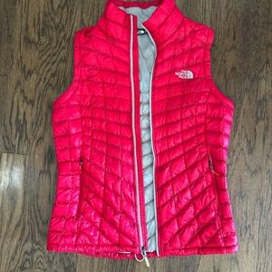 Women’s size small North Face vest